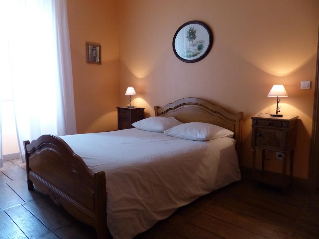 Le Domaine De Panissac Bed & Breakfast Berneuil  Room photo